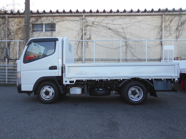 三菱ふそうキャンター平ボディ小型（2t・3t）[写真04]