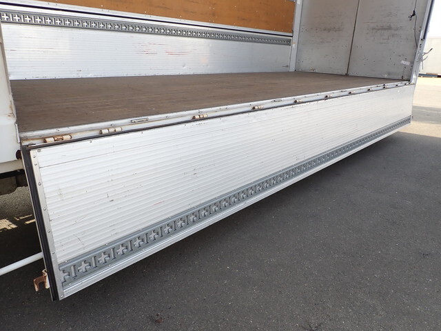 日野レンジャーアルミウイング中型（4t）[写真13]