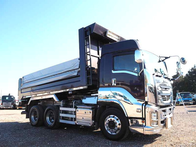 中古ギガダンプ