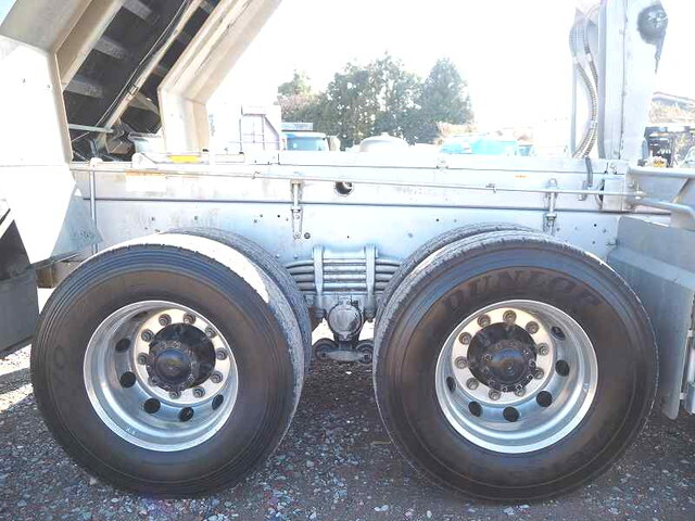 いすゞギガダンプ大型（10t）[写真15]