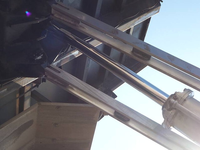 いすゞギガダンプ大型（10t）[写真17]