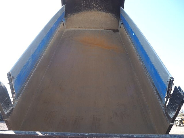 いすゞギガダンプ大型（10t）[写真19]