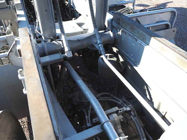 いすゞギガダンプ大型（10t）[写真27]