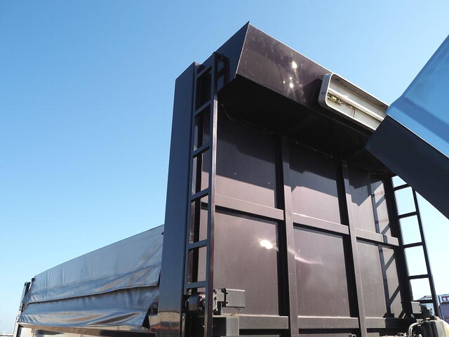 いすゞギガダンプ大型（10t）[写真32]