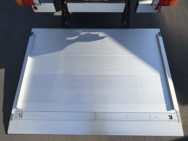 日野デュトロアルミバン小型（2t・3t）[写真10]