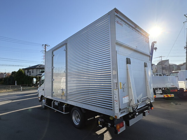 日野デュトロアルミバン小型（2t・3t）[写真02]