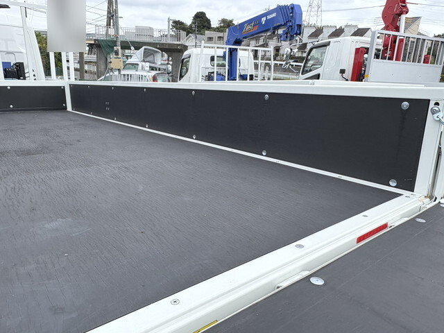 三菱ふそうキャンタークレーン4段小型（2t・3t）[写真11]