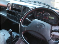 トヨタトヨエース平ボディ小型（2t・3t）[写真18]