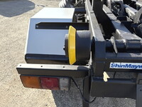 三菱ふそうキャンターコンテナ専用車小型（2t・3t）[写真12]