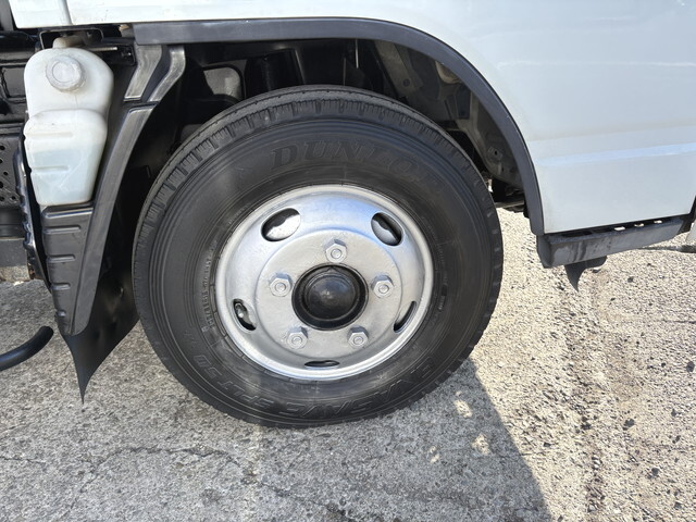 三菱ふそうキャンターコンテナ専用車小型（2t・3t）[写真17]