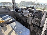 三菱ふそうキャンターコンテナ専用車小型（2t・3t）[写真07]