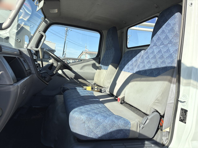 三菱ふそうキャンターコンテナ専用車小型（2t・3t）[写真07]