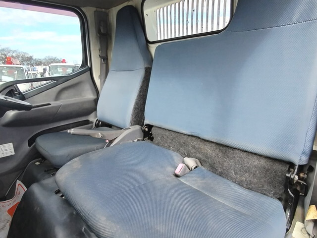 三菱ふそうキャンターダンプ小型（2t・3t）[写真23]