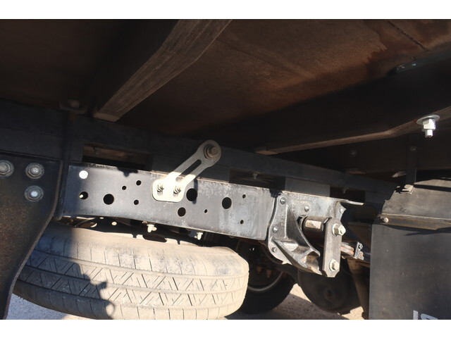 いすゞエルフ平ボディ小型（2t・3t）[写真11]