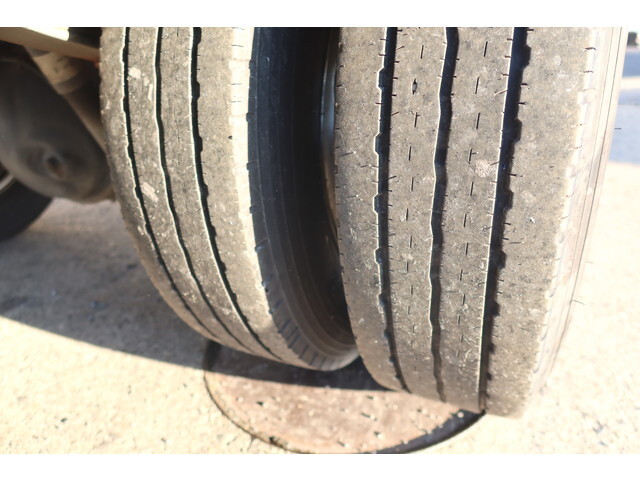 いすゞエルフ平ボディ小型（2t・3t）[写真12]