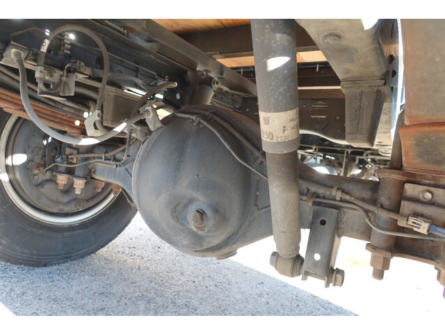 いすゞエルフ平ボディ小型（2t・3t）[写真13]