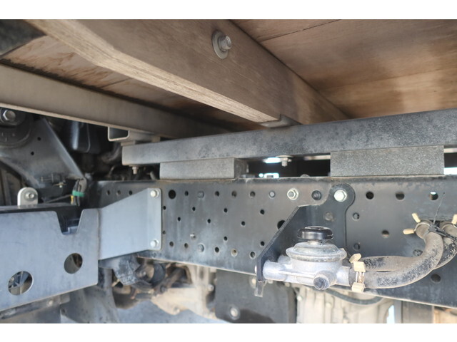 いすゞエルフ平ボディ小型（2t・3t）[写真18]