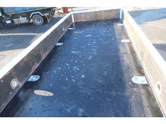 いすゞエルフ平ボディ小型（2t・3t）[写真20]