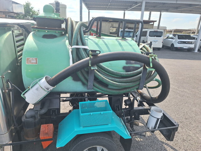 マツダボンゴバキュームカー小型（2t・3t）[写真04]