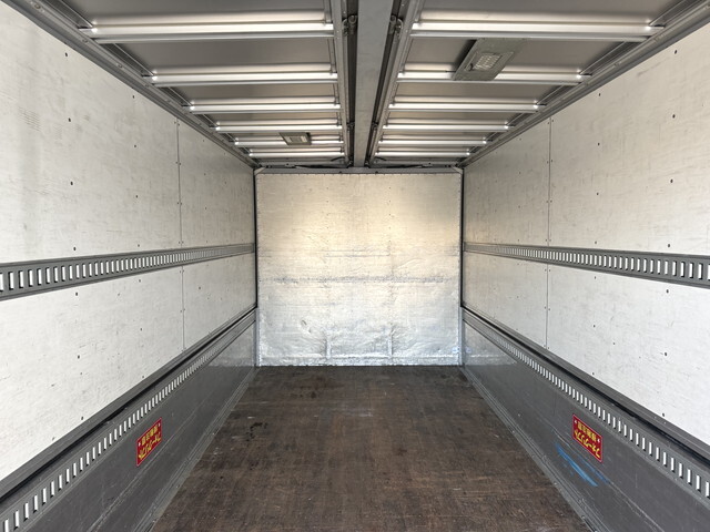 いすゞフォワードアルミウイング中型（4t）[写真10]