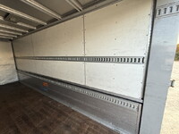 いすゞフォワードアルミウイング中型（4t）[写真14]