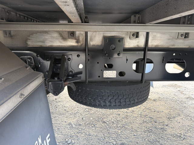 いすゞフォワードアルミウイング中型（4t）[写真24]