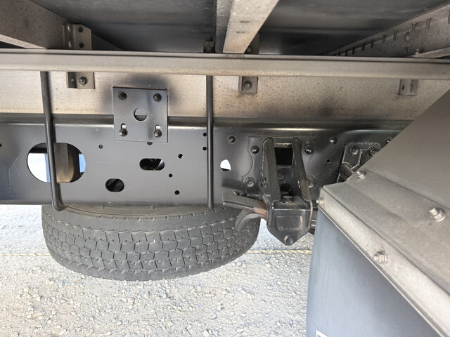 いすゞフォワードアルミウイング中型（4t）[写真28]