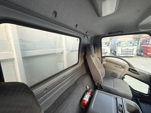 いすゞフォワードアルミウイング中型（4t）[写真38]