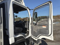 いすゞフォワードアルミウイング中型（4t）[写真41]