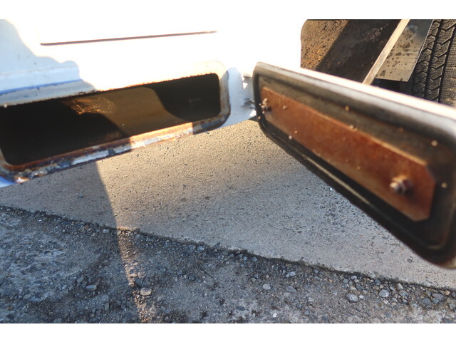 いすゞエルフパッカー車（塵芥車）小型（2t・3t）[写真10]