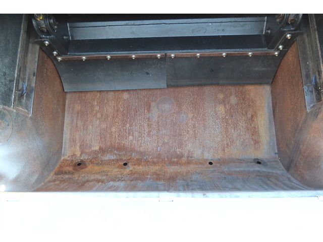 いすゞエルフパッカー車（塵芥車）小型（2t・3t）[写真11]