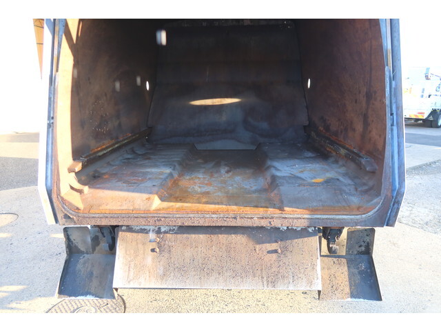 いすゞエルフパッカー車（塵芥車）小型（2t・3t）[写真15]