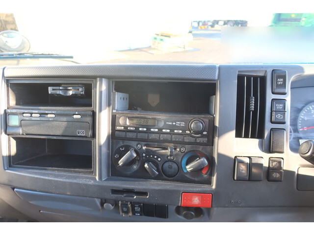 いすゞエルフパッカー車（塵芥車）小型（2t・3t）[写真32]