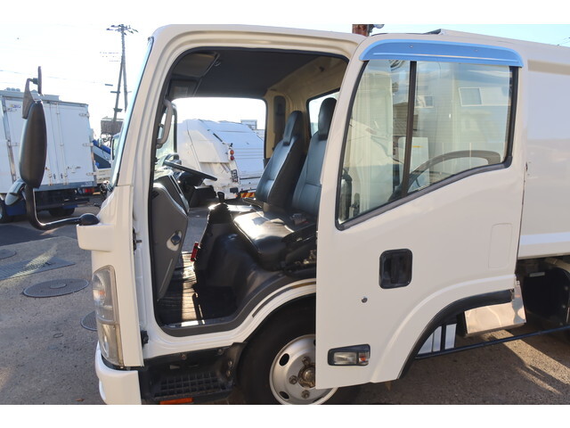 いすゞエルフパッカー車（塵芥車）小型（2t・3t）[写真37]