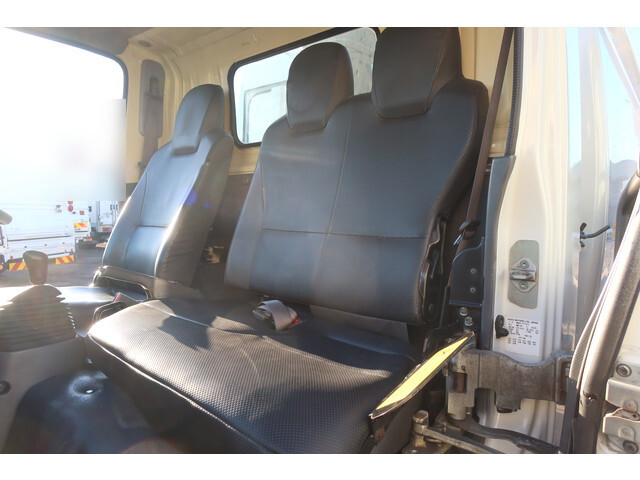 いすゞエルフパッカー車（塵芥車）小型（2t・3t）[写真38]