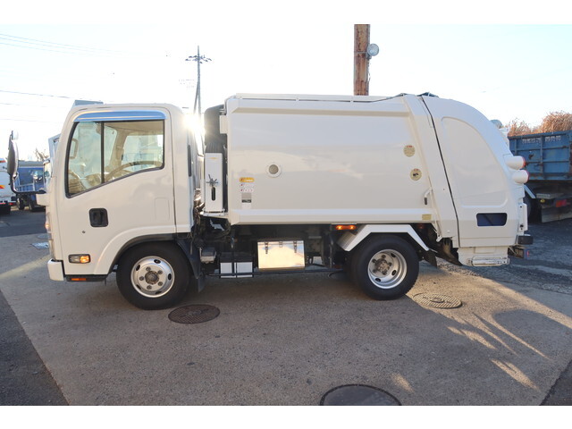 いすゞエルフパッカー車（塵芥車）小型（2t・3t）[写真04]