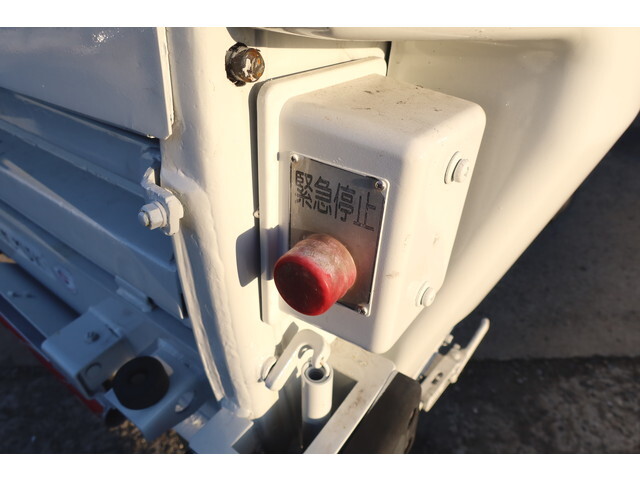 いすゞエルフパッカー車（塵芥車）小型（2t・3t）[写真09]