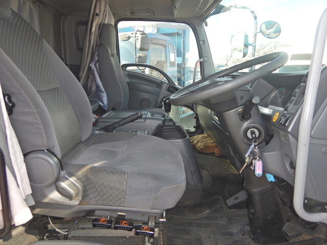 いすゞフォワード冷凍車（冷蔵車）増トン（6t・8t）[写真18]