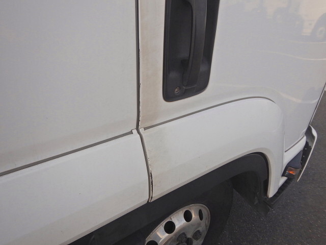 いすゞフォワード冷凍車（冷蔵車）増トン（6t・8t）[写真24]