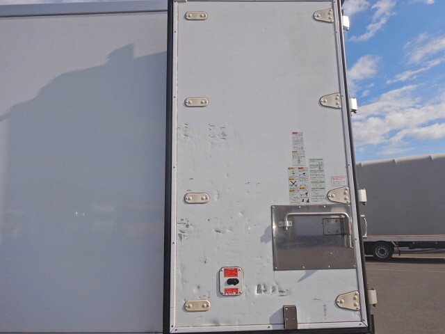 いすゞフォワード冷凍車（冷蔵車）増トン（6t・8t）[写真27]