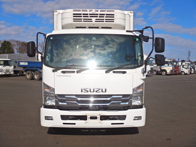 いすゞフォワード冷凍車（冷蔵車）増トン（6t・8t）[写真03]