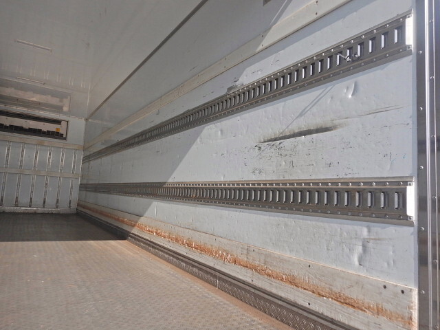 いすゞフォワード冷凍車（冷蔵車）増トン（6t・8t）[写真30]