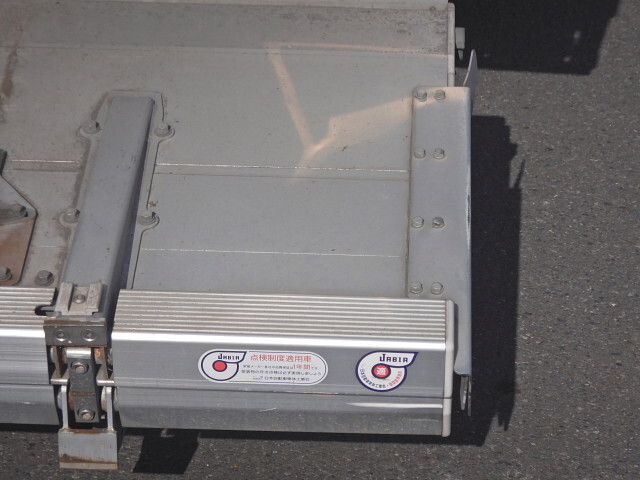 いすゞフォワード冷凍車（冷蔵車）増トン（6t・8t）[写真33]