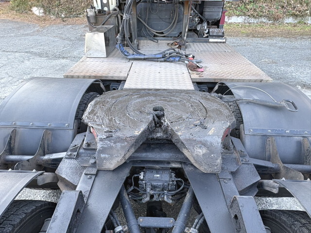 いすゞギガトレーラーヘッド（トラクターヘッド）大型（10t）[写真10]