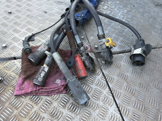 いすゞギガトレーラーヘッド（トラクターヘッド）大型（10t）[写真12]