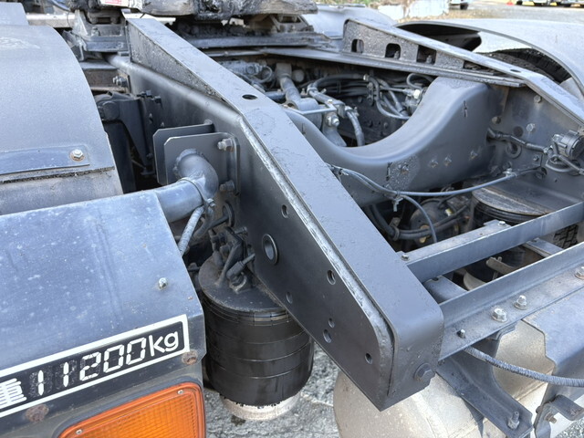 いすゞギガトレーラーヘッド（トラクターヘッド）大型（10t）[写真17]