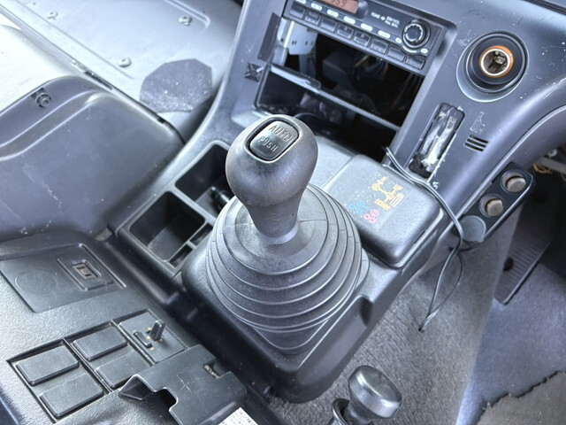 いすゞギガトレーラーヘッド（トラクターヘッド）大型（10t）[写真24]