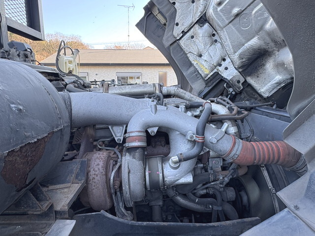 いすゞギガトレーラーヘッド（トラクターヘッド）大型（10t）[写真33]