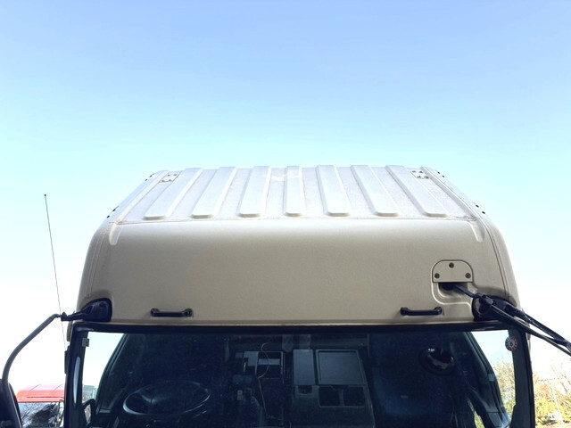 いすゞギガトレーラーヘッド（トラクターヘッド）大型（10t）[写真38]