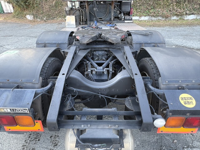 いすゞギガトレーラーヘッド（トラクターヘッド）大型（10t）[写真08]